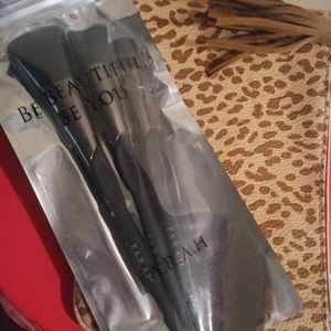 Farah makeup brush trio and bag